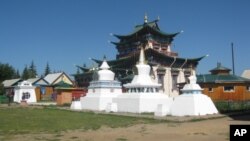 乌兰乌德市郊的佛教寺庙(美国之音白桦拍摄)