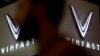 Logo của hãng VinFast tại triển lãm xe hơi ở Paris, 18/10/2022 (REUTERS/Stephane Mahe).