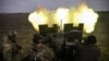 乌军使用S60高射炮向巴赫穆特附近的俄军阵地开火。(2023年3月20日)