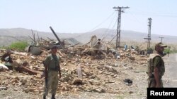 Wanajeshi wa Pakistan wakishika doria kwenye wilaya ya Wazirstan ambako wanamgambo waliwawa. Picha ya maktaba.