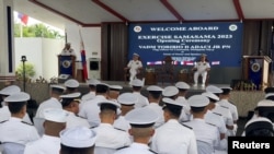 ຜູ້​ບັນ​ຊາ​ການກອງ​ທັບ​ເຮືອ​ຂອງ​ຟີ​ລີບ​ປິນ ພົນ​ເຮືອ​ໂທໂທ​ຣິ​ບີ​ໂອ ອາ​ດາ​ກີ ຈູ​ເນຍ ກ່າວ​ຄຳ​ປາ​ໄສ​ເປີດ​ພິ​ທີ ຊ້ອມ​ລົບ SAMA 2023 ທີ່ກອງ​ບັນ​ຊາ​ການກອງ​ທັບ​ເຮືອ​ຟີ​ລິບ​ປິນ ທີ່​ນະ​ຄອນ​ຫຼວງ​ມະ​ນີ​ລາ ເມື່ອ​ວັນ​ທີ 2 ຕຸ​ລາ 2023. 