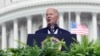 资料照：美国总统拜登在白宫前讲话。（2024年5月15日）