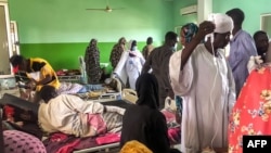 Wodi iliyojaa majeruhi katika hospitali ya El Fasher katika eneo la Darfur Kaskazini tarehe 21, 2023. Picha na Ali SHUKUR / Médecins sans Frontières (MSF) / AFP.