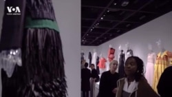 Женщины одевают женщин: такого в Музее Метрополитен еще не было