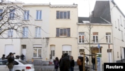 警方封鎖突襲現場