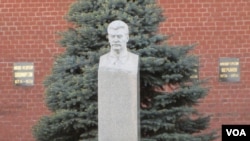 莫斯科紅場克里姆林宮牆外的斯大林墓（美國之音白樺拍攝）