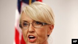 美國亞利桑那州州長布魯爾