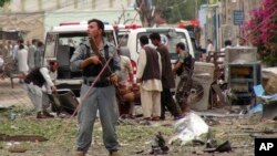 安全官員在事發現場調查