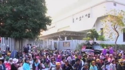 泰國抗議者阻塞選舉登記中心入口