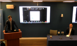 Аарон Эрлих на презентации своего исследования