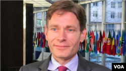 美国国务院助理国务卿马利诺夫斯基（美国之音张蓉湘拍摄）