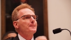 美國海軍部代理部長莫德利(Thomas Modly)到國會作證（美國之音黎堡2020年2月27日攝）