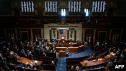 FAAYILII - Mana Maree Yunaaytid Isteets 