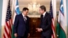 资料照：国务卿布林肯与乌兹别克斯坦外交部长弗拉基米尔·诺罗夫 (Vladimir Norov)在华盛顿美国国务院举行会晤。（2022年12月12日）