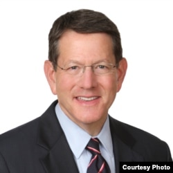 克里斯托弗•沃爾夫律師