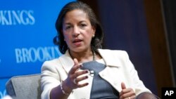 د اندونیزیا په سینابونګ غره کې د اور غورځونې شیبه.