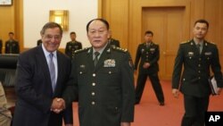 美国国防部长帕内塔9月18日在北京会见中国国防部长梁光烈