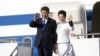 中国国家主席习近平与中国第一夫人彭丽媛抵达美国华盛顿州。 （2015年9月22日）