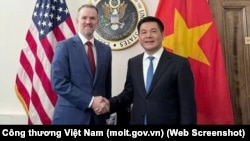 Đại diện thương mại Mỹ Jamieson Greer tiếp Bộ trưởng Công thương Việt Nam Nguyễn Hồng Diên ở hôm 13/3. 