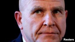 新任命的美国国家安全顾问麦克马斯特将军2017年2月20日在佛罗里达州川普总统的海湖庄园。