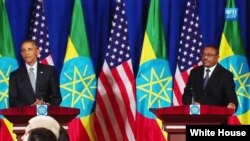 Ethiopian Prime Minister Hailemariam Desalegn and U.S. President Barack Obama hold a joint press conference in Addis Ababa, Ethiopia, July 27, 2015. 