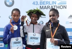 Biraanee Dibaabaa, Abaruu Kabadaa fi Rutii Agaa, Fulbaana 25, 2016