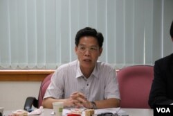 國立空中大學公共行政系主任李允傑教授。（美國之音楊明攝）