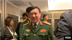 越南军方高级官员会后离开会场（美国之音黎堡摄）