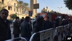 開羅市中心的科普特正教會的聖馬可教堂外(2016年12月11日)