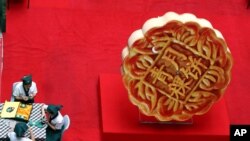 厦门一家购物中心的巨型月饼（2006年）