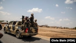 Dakarun Najeriya a lokacin da suke tafiya a kan wata hanya da ke jihar Adamawa a ranar 26 ga watan Maris din 2016