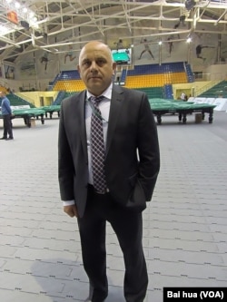 俄罗斯台球协会副主席菲尔索夫 (美国之音白桦拍摄)