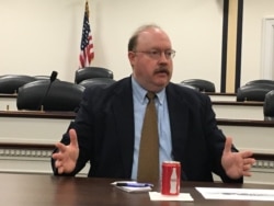 国际评估与战略中心资深研究员费舍尔 (美国之音钟辰芳拍摄)