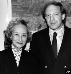 郑念1989年在卡托研究所出席研讨会