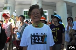 70岁的廖婆婆表示，如果真的发生占领中环行动，她会参加，不怕被拘捕（美国之音汤惠芸拍摄）