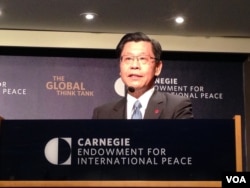 台湾代表团由台湾外贸协会董事长、前经济部次长梁国新（美国之音 钟辰芳拍摄）