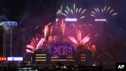 香港的煙花表演慶祝踏入2013年