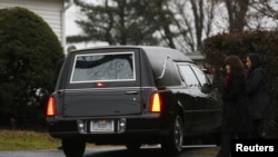 兩名小學校園槍殺案死者在星期一下葬