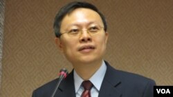 台湾新任陆委会主委王郁琦(美国之音记者 张永泰拍摄) 