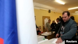 俄罗斯首都莫斯科选民投票选举市长