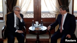 联合国叙利亚问题特使卜拉希米10月25日在安卡拉会晤土耳其外长达乌特奥卢