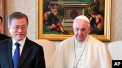 南韓總統文在寅2018年10月18日在梵蒂岡覲見羅馬天主教宗方濟各。