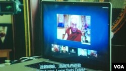 紀錄片《對話》講述身處印度的達賴喇嘛，首次透過互聯網視頻與中國國內的多位維權人士展開對話