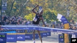 Lammiin keeniyaa Albert Koririi Maaraatoonii Niiwu Yoorki moohera, Sadaasa 7. 2021.