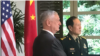 马蒂斯与魏凤和2018年10月18日在新加坡会面（美国国防部照片）