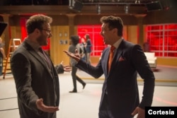 哥伦比亚电影公司影片《采访》中的两个角色：亚伦（塞斯·罗根扮演）（左）和戴夫（詹姆斯·弗兰科扮演）（右）