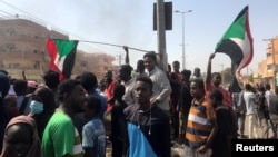 蘇丹民眾政變期間聚集在首都喀土穆街頭（2021年10月25日）
