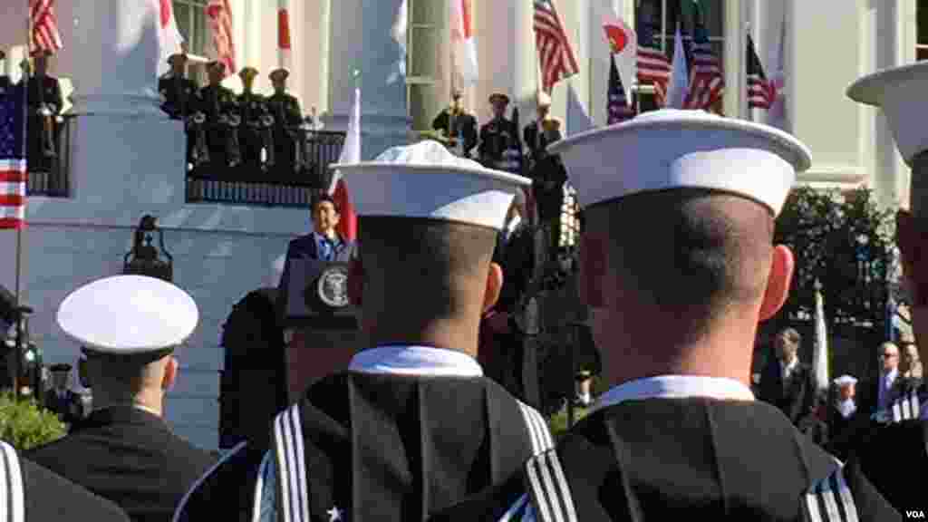 白宫杖仪队准备就绪 (美国之音张蓉湘拍摄)