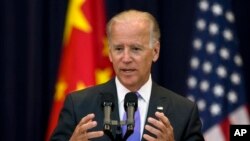 美国副总统拜登7月10日在华盛顿举行的美中战略经济对话的开幕式上