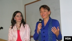 女权无疆界创办人瑞洁（利特尔约翰）和家庭研究理事会的格罗索(美国之音 方冰拍摄)